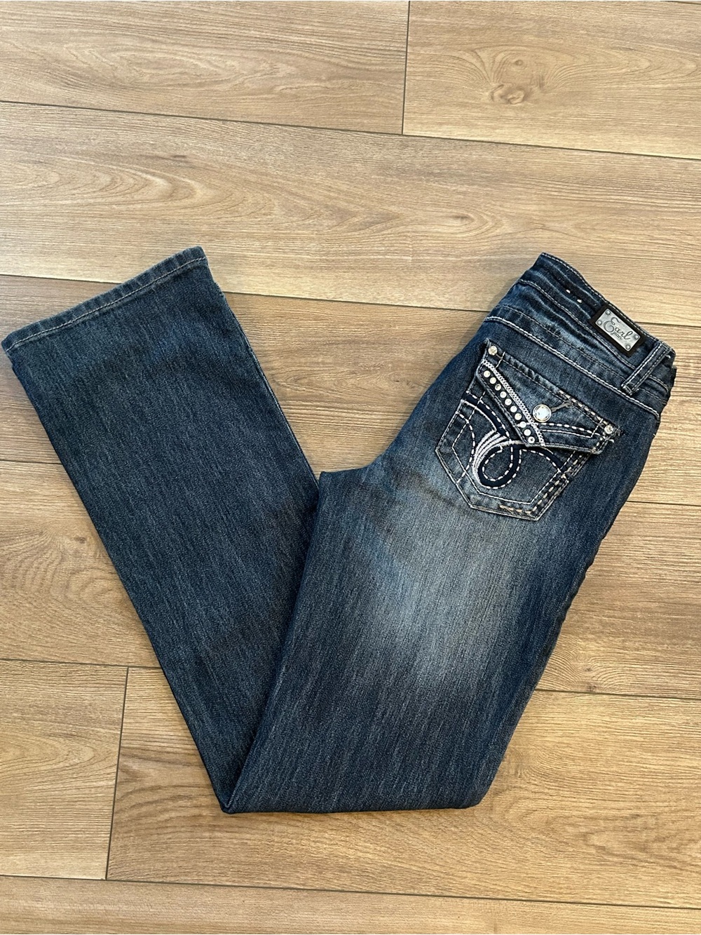 Earl Jean Bootcut Jeans Dark Wash Embellished Flap Pocket Size 4